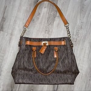 Micheal Kors purse
